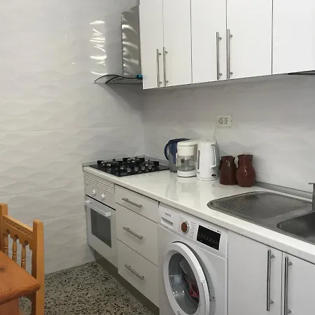 House In Puerto Santiago, To The Beach 100 Meters !!! 펜션