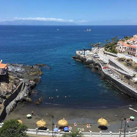 House In Puerto Santiago, To The Beach 100 Meters !!! Feriehus